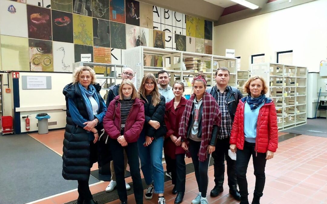 Studenci i pracownicy naukowi z: Uniwersytetu Opolskiego, Uniwersytetu w Walencji, Uniwersytetu w Palermo i Uniwersytetu Jana Gutenberga spotkali się w Moguncji i pracowali w międzynarodowym zespole, aby wzmocnić świadomość społeczną na temat niebezpieczeństwa superbakterii.
